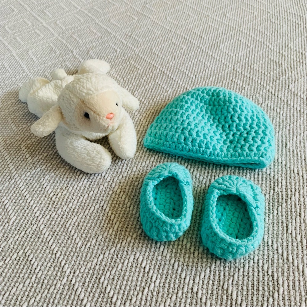 Newborn Hat and Bootie Set